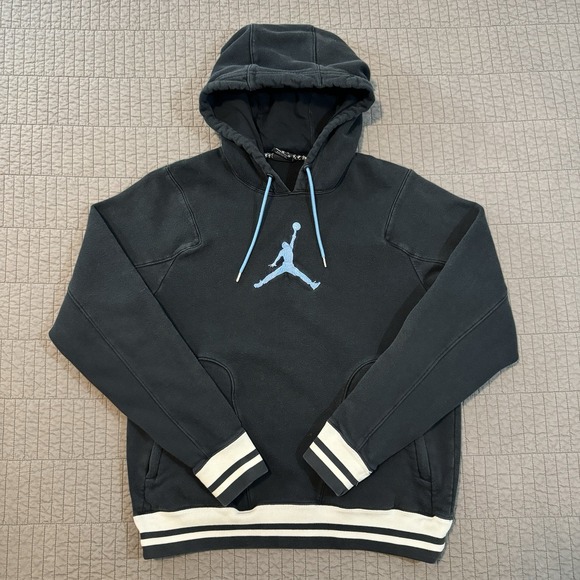 Nike Air Jordan Hoodie Men Medium Black Pullover Sweatshirt Basketball Workout - Picture 1 of 15